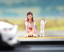 Load image into Gallery viewer, 1:64 Painted Figure Model Miniature Resin Diorama Sand Girl Teasing Cat Lady Toy Collection