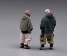 Load image into Gallery viewer, 1:64 Painted Figure Model Miniature Resin Sand Diorama Trendy Cool Style Couple