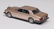 Load image into Gallery viewer, GFCC 1:64 Gold 1994 Silver Spur III Luxury Classic Model Diecast Metal Car BN