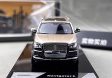 Load image into Gallery viewer, Shadow 1:64 Gold Black Navigator L Full Sized SUV Model Diecast Metal Car New Collection