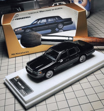 Load image into Gallery viewer, MK 1:64 Black HEC Lincoln Town Car Luxury Sedan Model Diecast Metal Car New Collection