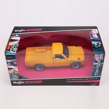 Load image into Gallery viewer, Maisto 1:24 1973 Datsun 620 Pickup Truck Sport Model Toy Diecast Metal Car BN
