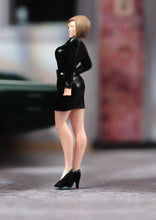 Load image into Gallery viewer, 1:64 Painted Figure Model Miniature Resin Diorama Sand Secretary Lady Suit Woman New