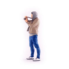 Load image into Gallery viewer, 1:64 Painted Figure Mini Model Miniature Resin Diorama Photographer Camera Man
