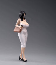 Load image into Gallery viewer, 1:24 Painted Figure Model Miniature Resin Diorama Young Woman Lady Sexy Beauty B