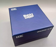 Load image into Gallery viewer, GOC 1:64 Blue Fleetwood Naiska Garage Classic Model Diecast Metal Car New Collection
