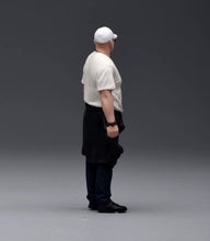 Load image into Gallery viewer, 1:24 Painted Figure Model Miniature Resin Diorama Strong Man Sunglasses Standing