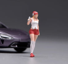 Load image into Gallery viewer, 1:24 Painted Figure Model Miniature Resin Diorama Sand Street Lady Headset Girl
