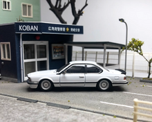 Load image into Gallery viewer, SW 1:64 White E24 635 CSI coupe Classic Sports Model Diecast Metal Car New