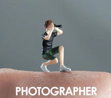Load image into Gallery viewer, 1:64 Painted Figure Mini Model Miniature Resin Diorama Camera Man Photographer