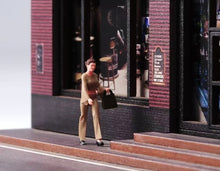 Load image into Gallery viewer, 1:64 Painted Figure Model Miniature Resin Diorama Sand Walking Lady With Bag Toy