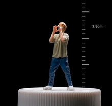 Load image into Gallery viewer, 1:64 Painted Figure Mini Model Miniature Resin Diorama Dancing Girl Shouting Boy New Scene
