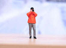 Load image into Gallery viewer, 1:64 Painted Figure Model Miniature Resin Diorama Sand Camera Man Photographer