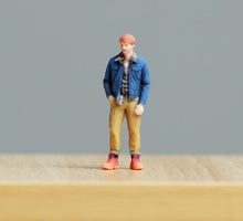 Load image into Gallery viewer, 1:64 Painted Figure Model Miniature Resin Diorama Sand Denim Casual Man Boy Toy