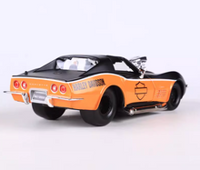 Load image into Gallery viewer, Maisto 1:24 Black 1970 Corvette Convertible Sports Model Diecast Metal Car New Collection