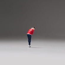 Load image into Gallery viewer, 1:64 Painted Figure Model Miniature Resin Diorama Sand Sitting Against Man Toy New