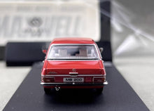 Load image into Gallery viewer, Maxwell 1:64 Red W114 200 Strich 8 Classic Sedan Model Diecast Metal Car New Collection