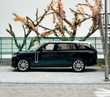 Load image into Gallery viewer, LCD 1:64 Green 2022 Range Rover Luxury SUV Sports Model Diecast Metal Car New Collection