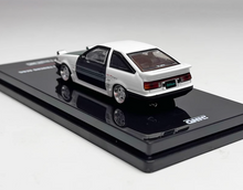 Load image into Gallery viewer, Inno 1:64 White Panda AE86 Sprinter Trueno Sports Model Diecast Metal Car New