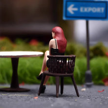 Load image into Gallery viewer, 1:24 Painted Figure Model Miniature Resin Diorama Sand Sexy Charming Lady