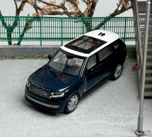 Load image into Gallery viewer, LCD 1:64 Green 2022 Range Rover Luxury SUV Sports Model Diecast Metal Car New Collection