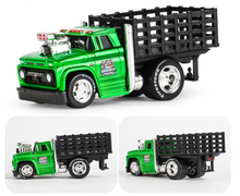 Load image into Gallery viewer, Maisto 1:64 1966 Green Chevrolet C60 Stakebed Truck Model Diecast Metal Car