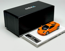 Load image into Gallery viewer, MY64 1:64 Orange 1992 F1 MF1 Racing Sports Model Diecast Resin Car New Collection