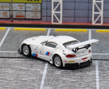 Load image into Gallery viewer, Maxwell 1:64 White Z4 GT3 Racing #1 Sports Model Diecast Metal Car New Collection