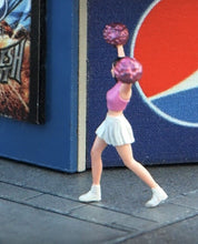 Load image into Gallery viewer, 1:64 Painted Figure Mini Model Miniature Resin Diorama Sand Cheerleading Team New