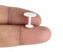 Load image into Gallery viewer, 1:64 Painted Figure Mini Model Miniature Resin Diorama Set Beauty Man Chair Sand