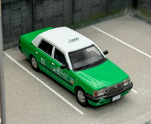 Load image into Gallery viewer, LMLF 1:64 Green Hongkong Taxi Crown Comfort Sedan Model Diecast Metal Car New Collection