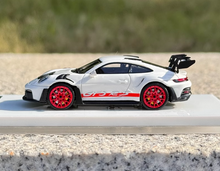 Load image into Gallery viewer, SOLO 1:64 White 2021 911 GT3 RS 992 Racing Sports Model Diecast Resin Car New