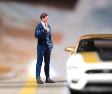 Load image into Gallery viewer, 1:64 Painted Figure Model Miniature Resin Diorama Sand Smoking Man Gentleman Toy Collection