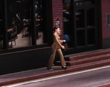 Load image into Gallery viewer, 1:64 Painted Figure Model Miniature Resin Diorama Sand Walking Lady With Bag Toy