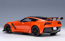 Load image into Gallery viewer, AUTOart 1:18 Orange CORVETTE C7 ZR1 Racing Sports Model Diecast Metal Car
