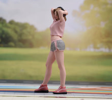 Load image into Gallery viewer, 1:24 Painted Figure Model Miniature Resin Diorama Headset Girl Casual Sporty