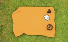 Load image into Gallery viewer, 1:64 Painted Figure Model Miniature Resin Diorama Sand Reading Woman Lady Toy Collection