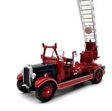 Load image into Gallery viewer, 1:76 Red TLM Leyland Fire Engine Truck Classic Model Diecast Metal Car New Collection