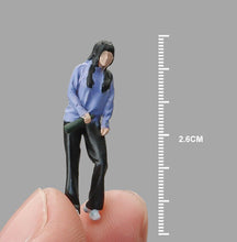 Load image into Gallery viewer, 1:64 Painted Figure Mini Model Miniature Resin Diorama Drinking Couple Man Lady New Scene
