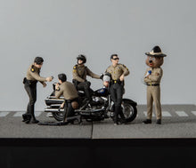 Load image into Gallery viewer, 1:64 Painted Figure Model Miniature Resin Diorama Scene Policeman Motorcycle Set