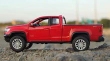 Load image into Gallery viewer, Maisto 1:27 Red 2017 Colorado ZR2 Pickup Off Road Model Toy Diecast Metal Car