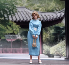 Load image into Gallery viewer, 1:24 Painted Figure Model Miniature Resin Diorama Vintage Blond Blue Dress Woman