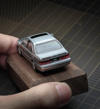 Load image into Gallery viewer, WHELART 1:64 Silver 2003 11th Crown Athlete Sedan Model Diecast Metal Car New Collection