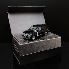 Load image into Gallery viewer, Masdi 1:64 2020 Black Range Rover SUV ORV Sports Model Diecast Metal Car New Collection