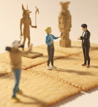 Load image into Gallery viewer, 1:64 Painted Figure Model Miniature Resin Diorama Interview Scenario Reporter