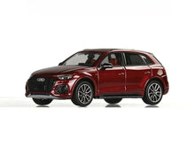 Load image into Gallery viewer, JKM 1:64 Red Q5L City SUV Sports Model Diecast Metal Car New Collection