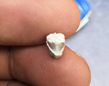 Load image into Gallery viewer, 1:64 Painted Figure Mini Model Miniature Resin Diorama Sexy Car Wash Girl Lady