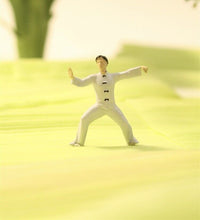 Load image into Gallery viewer, 1:64 Painted Figure Model Miniature Resin Diorama Toy Outdoor Park Scene Frisbee