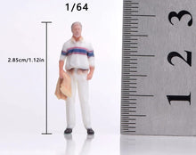 Load image into Gallery viewer, 1:64 Painted Figure Model Miniature Resin Diorama Toy Sand Casual Man Standing