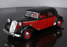 Load image into Gallery viewer, Bburago 1:24 1938 15 CV TA Classic Vintage Model Toy Diecast Metal Car BN